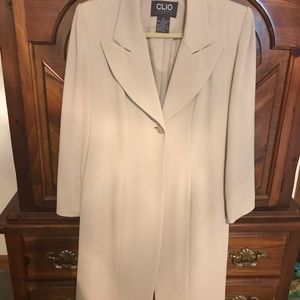 Elegant dress coat, worn twice.